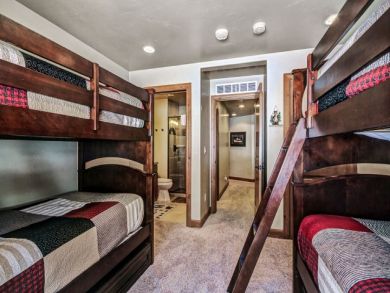 Four Bedroom Ski Home in Breckenridge